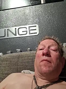 Snapshot of tomtom111111 chatting on February 2026 11:17:01 PM tomtom111111 online show from February 2026 11:17:01 PM