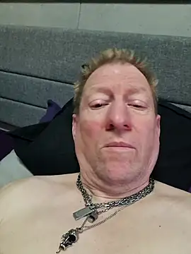 Snapshot of tomtom111111 chatting on March 2026 03:18:01 PM tomtom111111 online show from March 2026 03:18:01 PM