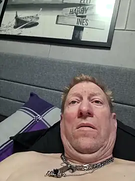 Snapshot of tomtom111111 chatting on March 2026 04:36:01 PM tomtom111111 online show from March 2026 04:36:01 PM