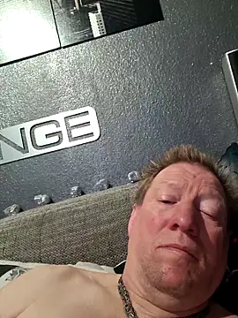 Snapshot of tomtom111111 chatting on March 2026 09:30:02 PM tomtom111111 online show from March 2026 09:30:02 PM