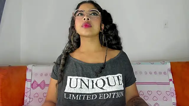 moana taylor online show from January 2025 12:36:02 PM