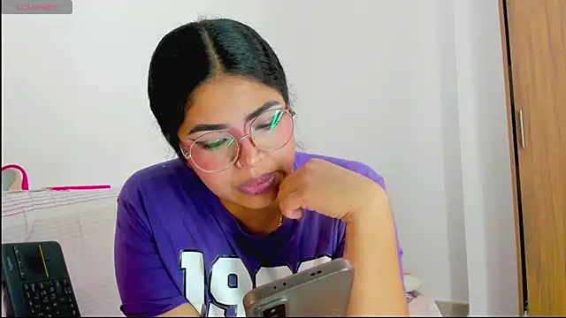 moana taylor online show from May 2026 11:59:02 AM