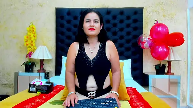 Snapshot of SaraBernarrd chatting on February 2025 01:25:02 AM SaraBernarrd online show from February 2025 01:25:02 AM