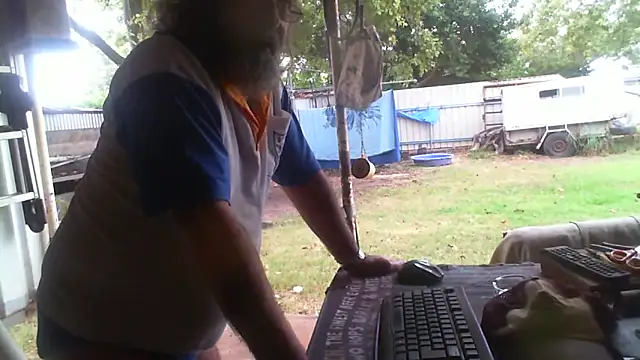herbie010666 online show from May 2026 02:50:01 AM