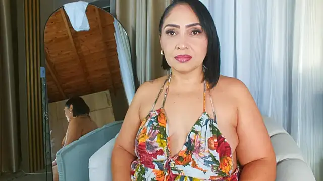 Snapshot of Madissononee chatting on September 2025 01:32:02 AM Madissononee online show from September 2025 01:32:02 AM