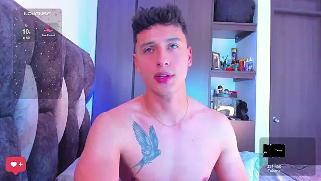 Snapshot of I_Gabriel chatting on October 2025 02:32:01 AM I Gabriel online show from October 2025 02:32:01 AM