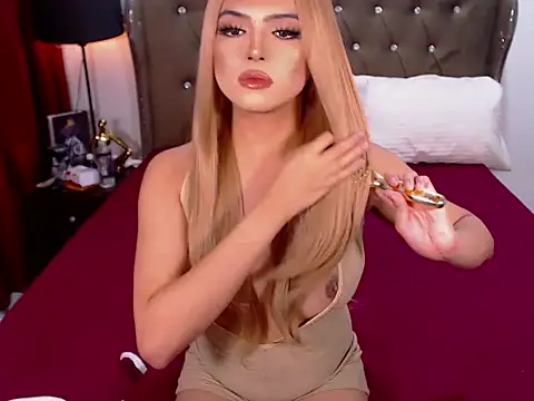 WomanofWorldTS online show from November 2025 04:00:01 PM