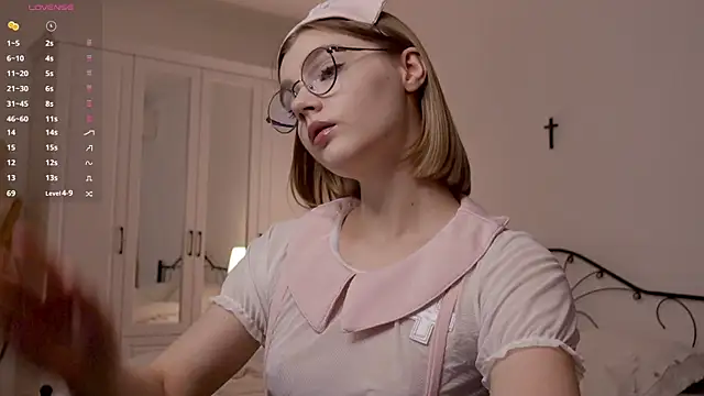 Snapshot of allotropp chatting on October 2025 06:19:02 PM allotropp online show from October 2025 06:19:02 PM