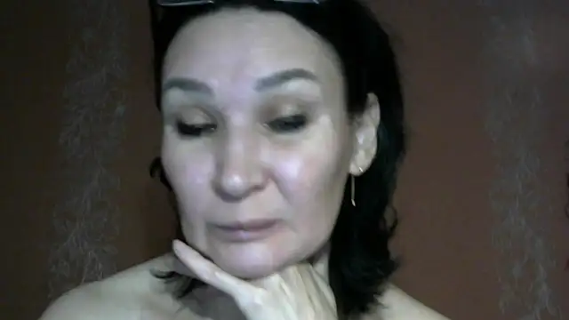 Snapshot of PrettyAndWild chatting on November 2025 03:10:02 PM PrettyAndWild online show from November 2025 03:10:02 PM