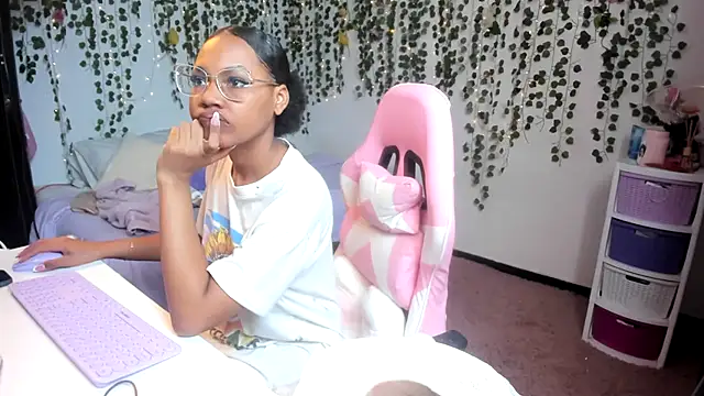 violeta milleer online show from September 2025 03:02:01 PM