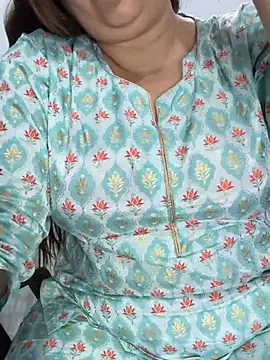 Snapshot of Preet_Kaur_69 chatting on March 2026 09:33:02 AM Preet Kaur 69 online show from March 2026 09:33:02 AM