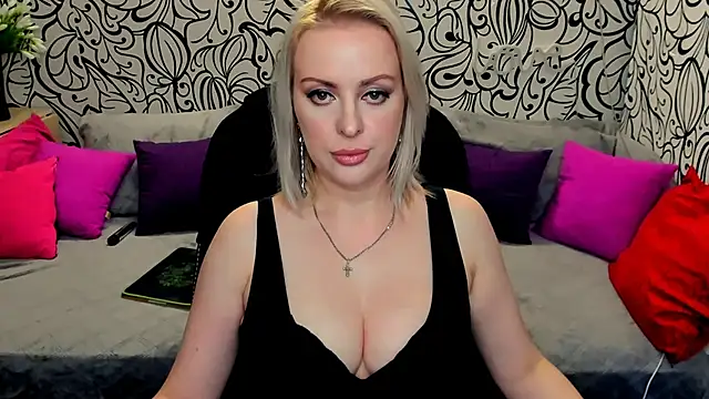 Hotdreamhere online show from December 2024 01:39:01 PM