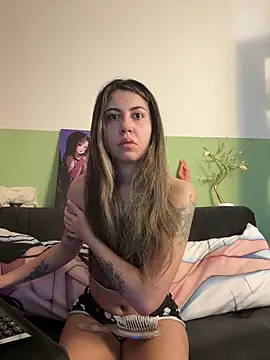 Snapshot of lilly_sweett chatting on December 2025 11:20:02 PM lilly sweett online show from December 2025 11:20:02 PM