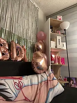 Snapshot of lilly_sweett chatting on December 2025 11:10:02 PM lilly sweett online show from December 2025 11:10:02 PM