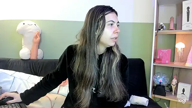 Snapshot of lilly_sweett chatting on February 2026 01:57:02 AM lilly sweett online show from February 2026 01:57:02 AM