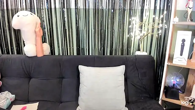 Snapshot of lilly_sweett chatting on February 2026 12:01:01 AM lilly sweett online show from February 2026 12:01:01 AM