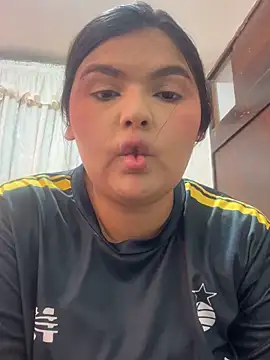 Snapshot of Lia_sexx chatting on February 2026 06:35:02 PM Lia sexx online show from February 2026 06:35:02 PM