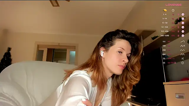 Snapshot of Butterfly-_ chatting on January 2025 08:32:02 AM Butterfly- online show from January 2025 08:32:02 AM