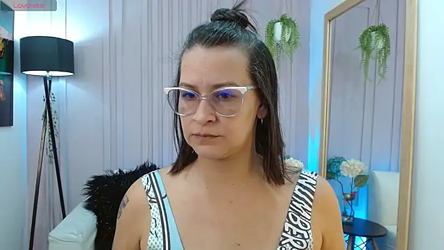 Snapshot of Britney_taylor_ chatting on December 2024 05:46:01 PM Britney taylor online show from December 2024 05:46:01 PM