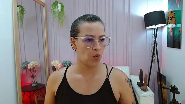 Snapshot of Britney_taylor_ chatting on January 2025 09:58:02 PM Britney taylor online show from January 2025 09:58:02 PM