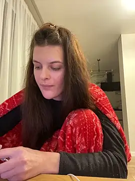 Snapshot of little_belucci chatting on December 2024 03:43:02 PM little belucci online show from December 2024 03:43:02 PM