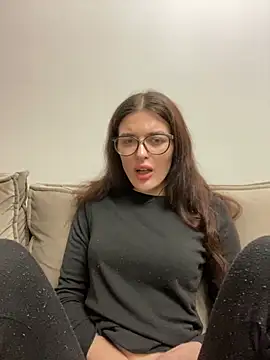 Snapshot of little_belucci chatting on January 2025 03:27:01 PM little belucci online show from January 2025 03:27:01 PM
