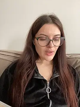 Snapshot of little_belucci chatting on January 2025 09:01:02 AM little belucci online show from January 2025 09:01:02 AM