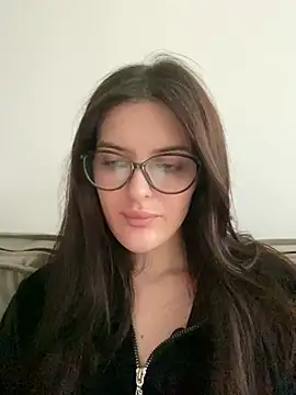 Snapshot of little_belucci chatting on February 2025 02:24:01 PM little belucci online show from February 2025 02:24:01 PM