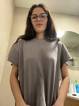 Snapshot of little_belucci chatting on February 2025 10:32:01 PM little belucci online show from February 2025 10:32:01 PM