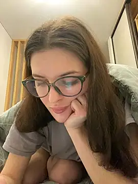 Snapshot of little_belucci chatting on February 2025 06:24:01 PM little belucci online show from February 2025 06:24:01 PM