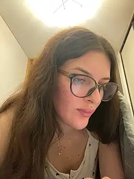 Snapshot of little_belucci chatting on February 2025 08:27:02 PM little belucci online show from February 2025 08:27:02 PM