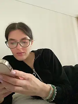 little belucci online show from November 2025 10:59:01 AM