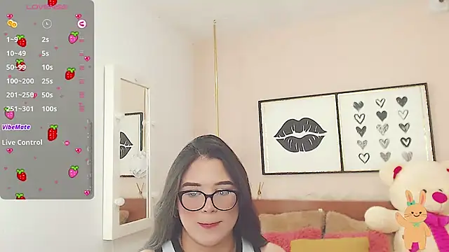 Snapshot of miss_linda_ chatting on January 2025 07:56:02 PM miss linda online show from January 2025 07:56:02 PM