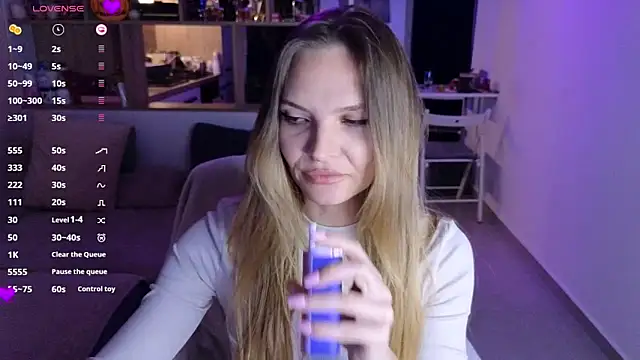 Snapshot of _alleyesonme_ chatting on November 2025 04:38:02 PM alleyesonme online show from November 2025 04:38:02 PM