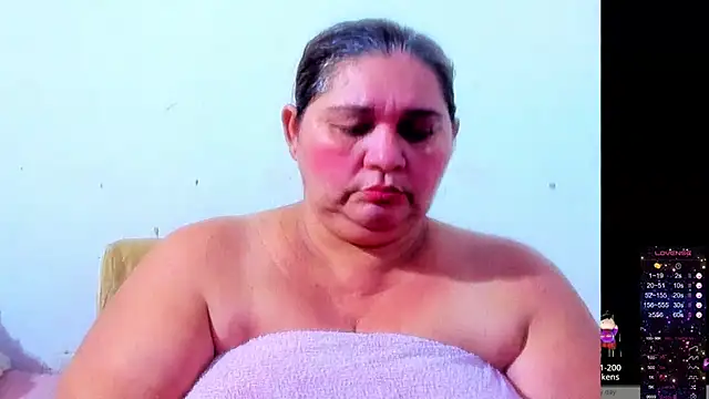 Snapshot of BBW_Michelle chatting on October 2025 03:01:02 AM BBW Michelle online show from October 2025 03:01:02 AM