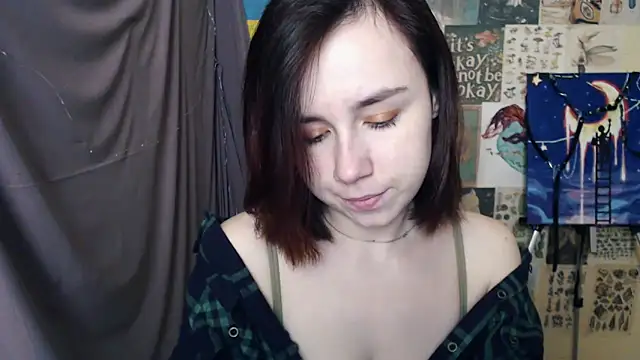 Snapshot of VeryVeryVeryShy_ chatting on February 2025 06:44:02 AM VeryVeryVeryShy online show from February 2025 06:44:02 AM