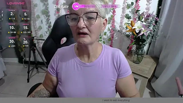 Snapshot of bety-cum2 chatting on December 2024 10:10:02 PM bety-cum2 online show from December 2024 10:10:02 PM