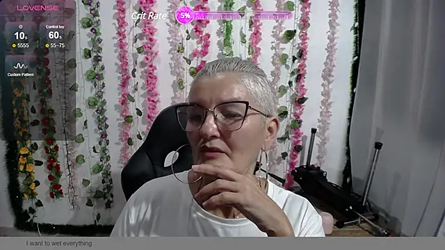 Snapshot of bety-cum2 chatting on January 2025 11:06:01 PM bety-cum2 online show from January 2025 11:06:01 PM
