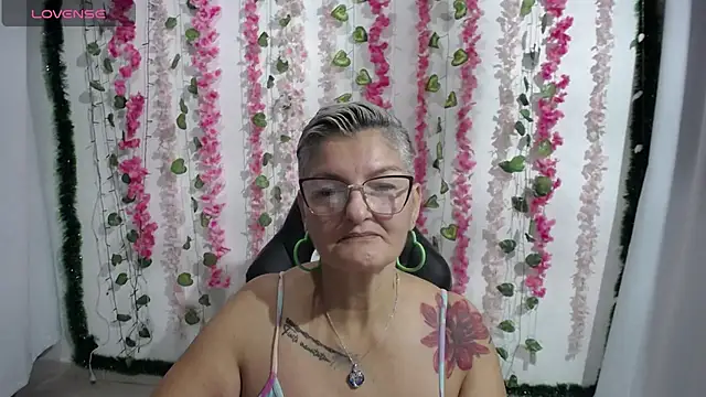 Snapshot of bety-cum2 chatting on February 2025 08:31:01 AM bety-cum2 online show from February 2025 08:31:01 AM