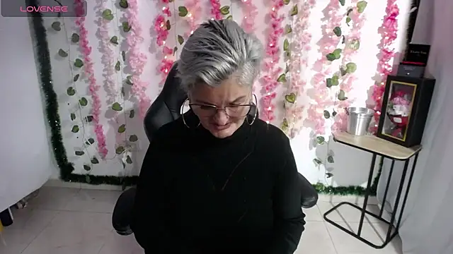 Snapshot of bety-cum2 chatting on February 2025 11:50:02 AM bety-cum2 online show from February 2025 11:50:02 AM