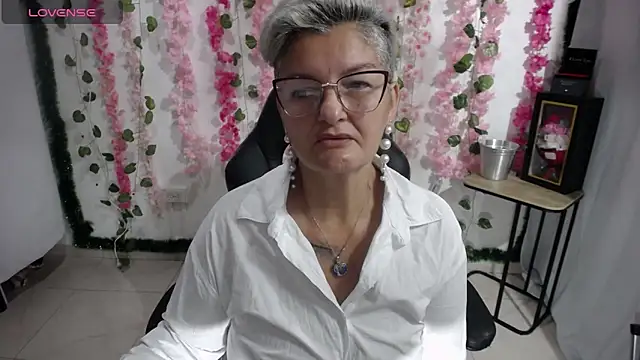 Snapshot of bety-cum2 chatting on February 2025 11:13:01 AM bety-cum2 online show from February 2025 11:13:01 AM
