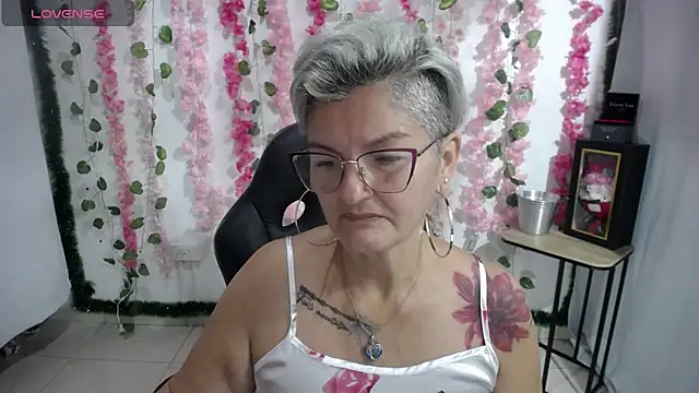 Snapshot of bety-cum2 chatting on February 2025 08:27:02 AM bety-cum2 online show from February 2025 08:27:02 AM