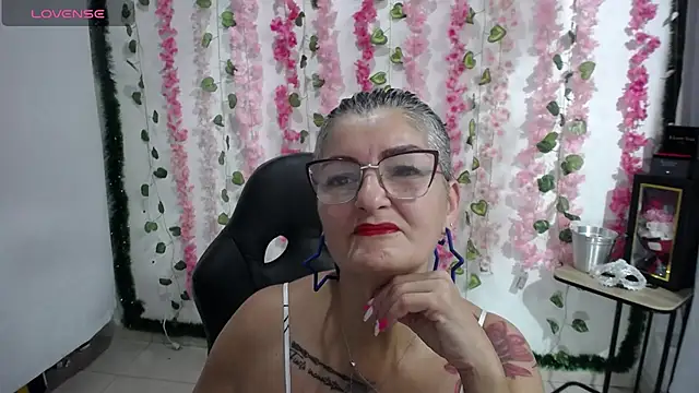 Snapshot of bety-cum2 chatting on February 2025 09:11:01 AM bety-cum2 online show from February 2025 09:11:01 AM