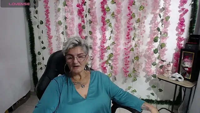Snapshot of bety-cum2 chatting on February 2025 09:26:02 PM bety-cum2 online show from February 2025 09:26:02 PM