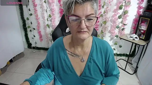 Snapshot of bety-cum2 chatting on February 2025 09:00:02 AM bety-cum2 online show from February 2025 09:00:02 AM