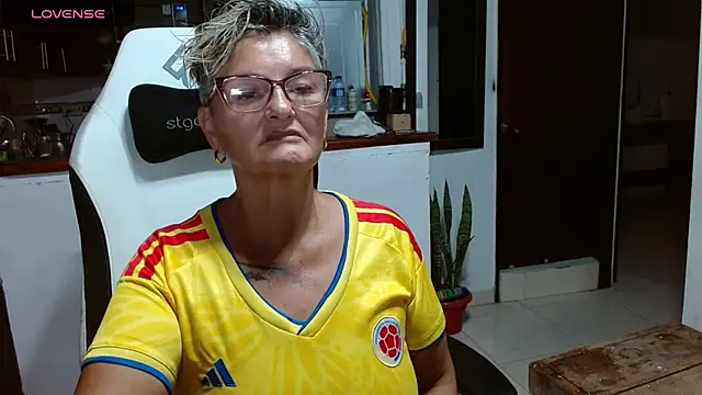 bety-cum2 online show from June 2026 01:37:01 AM
