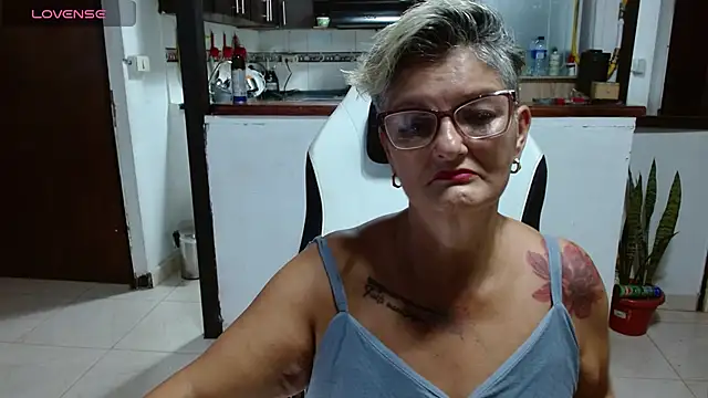bety-cum2 online show from June 2026 10:47:02 PM