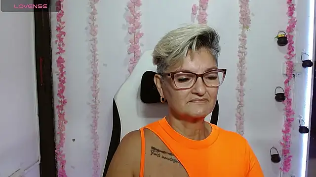 bety-cum2 online show from June 2026 12:33:02 PM