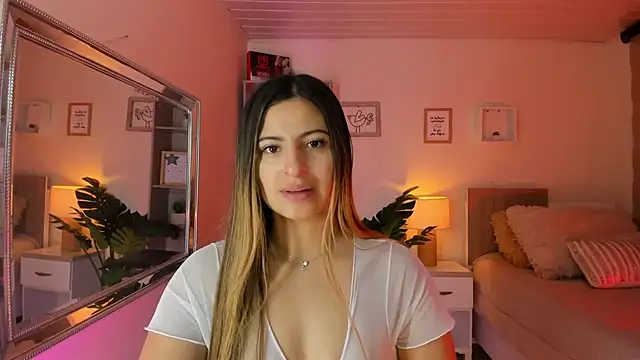 Snapshot of little_antonela chatting on December 2024 02:16:02 PM little antonela online show from December 2024 02:16:02 PM