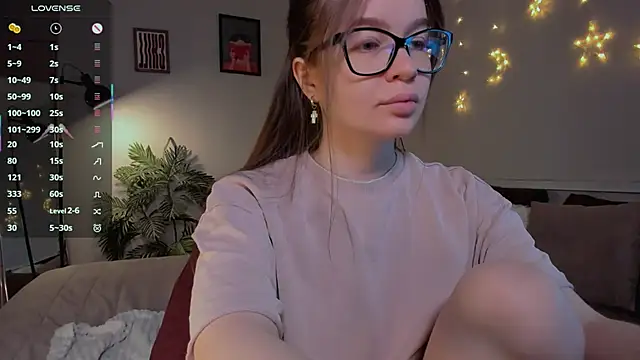 Virtual Girll online show from March 2026 05:17:01 PM